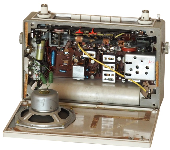 Grundig Universal Boy 201 Chassis von vorne